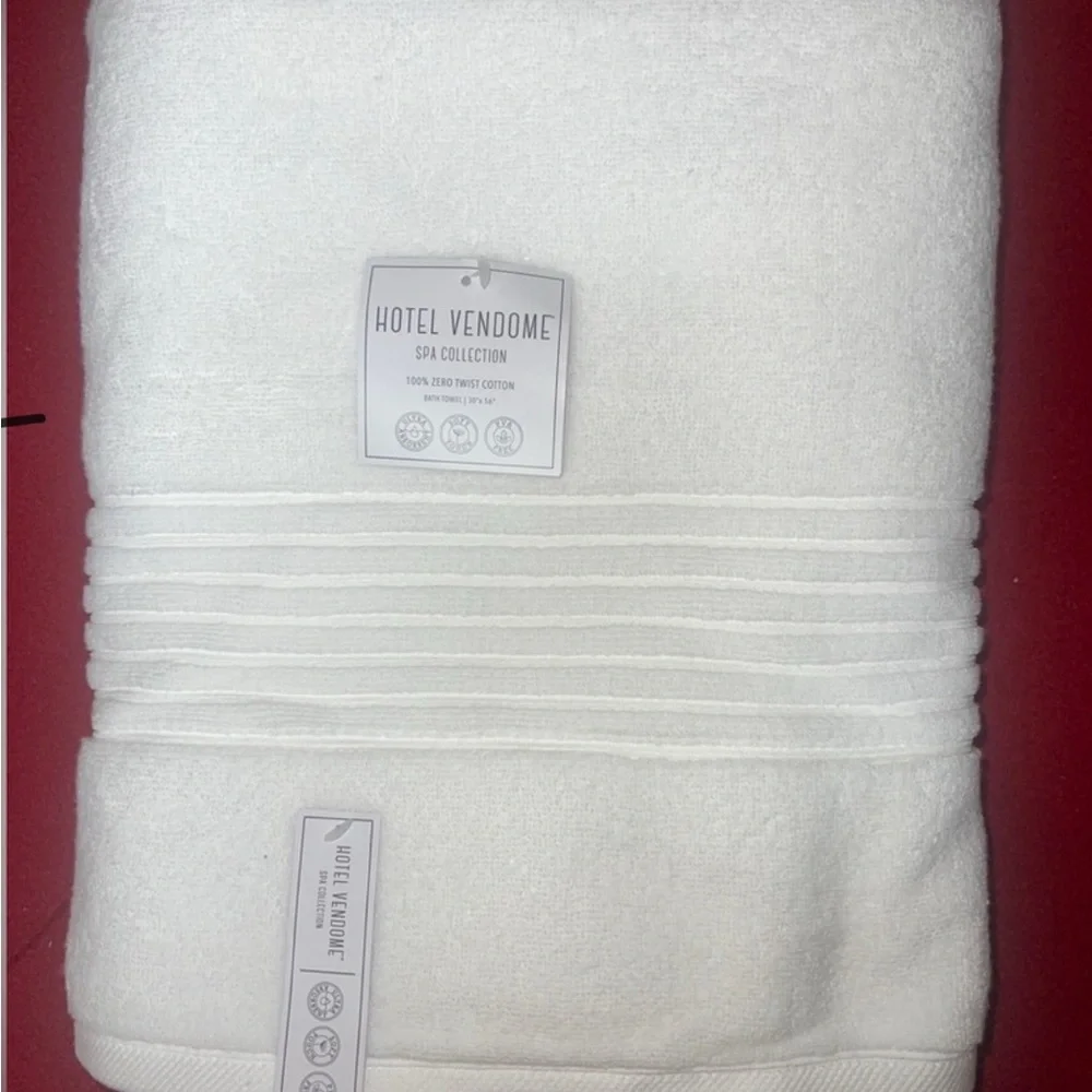 Hotel Vendome Spa Collection 100% Zero Twist COTTON Bath TOWEL 30x56” White NWT